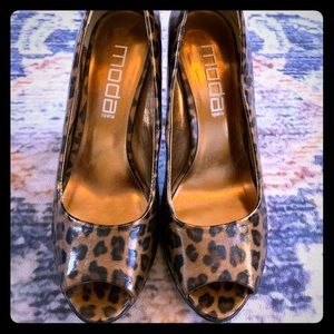 Moda Leopard Peep Toe Heels 6